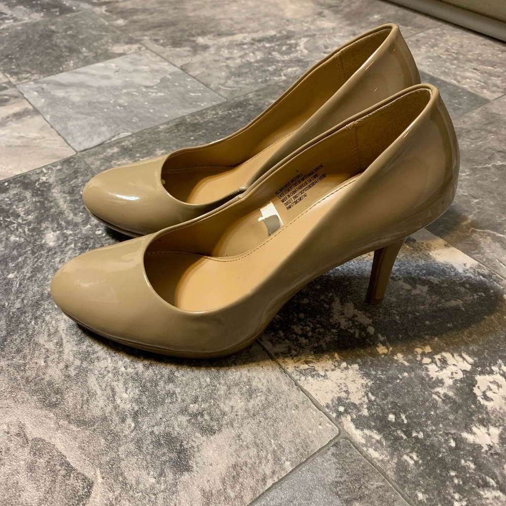 Nude Heels - Picture 3 of 3